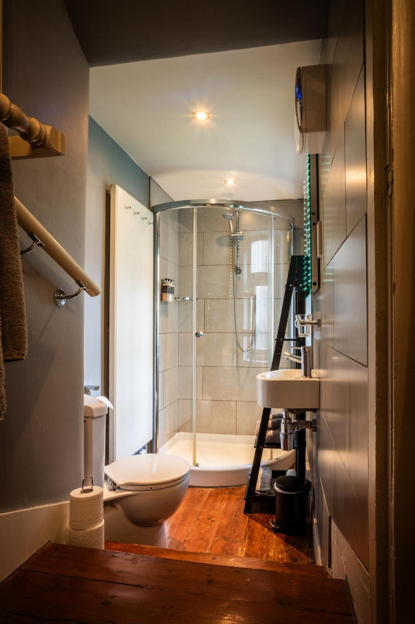 Six Brunton Place Guest House Edinburg Exteriör bild