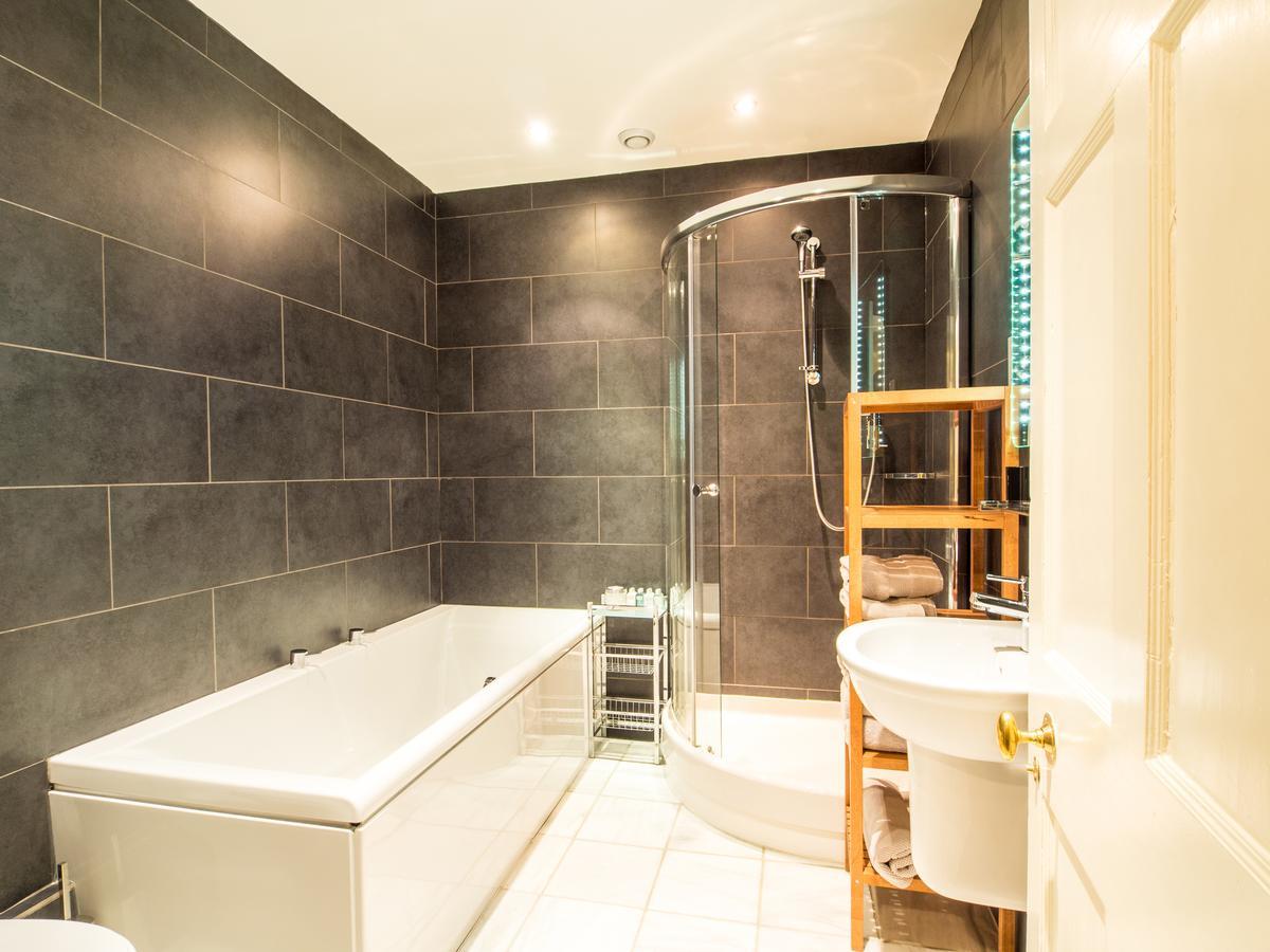 Six Brunton Place Guest House Edinburg Exteriör bild